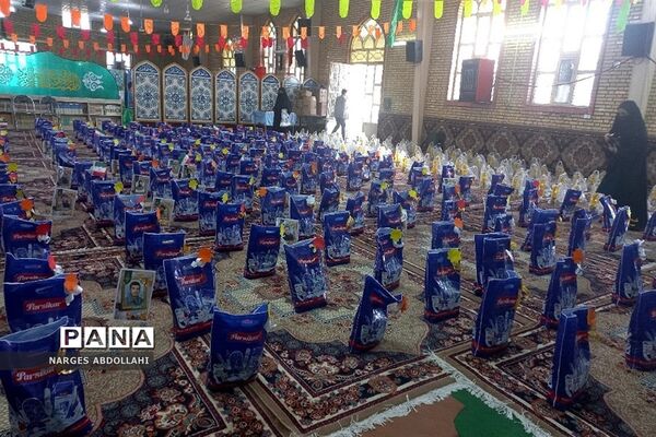 مراسم رزمایش مؤمنانه عطری از شهدا در مصلی شهر فشافویه