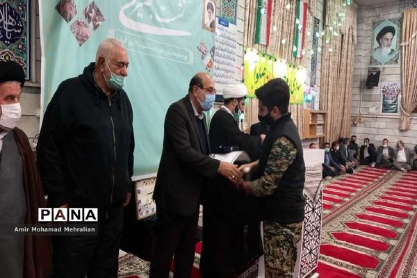 نشست بصیرتی و میز خدمت پیگیری مشکلات مردم در اقبالیه