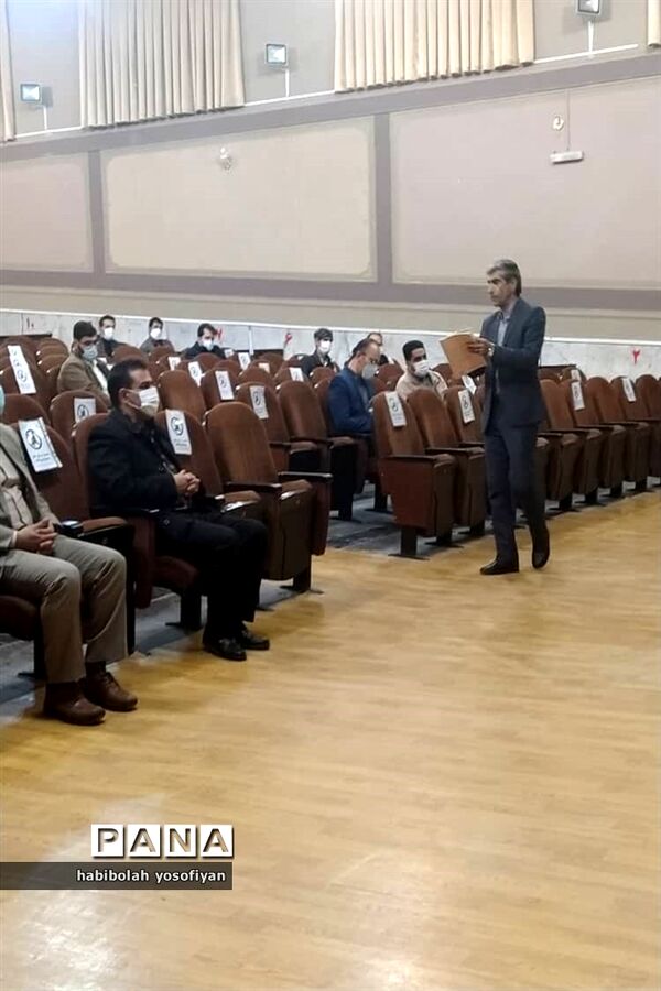 برگزاری کارگاه تفکر و سبک زندگی با همکاری معاونت پرورشی و کانون مفتح و سازمان دانش‌آموزی شهرضا