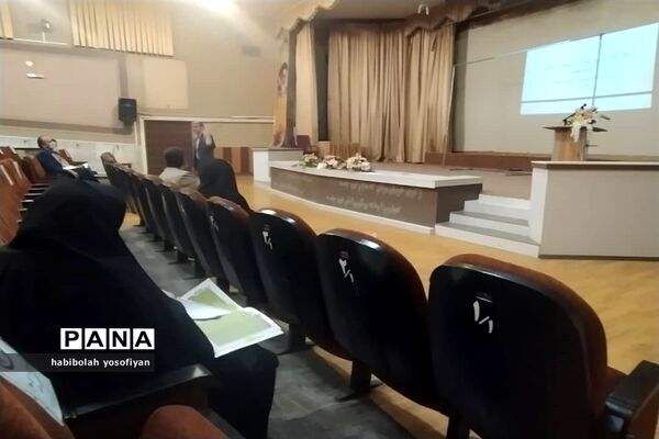 برگزاری کارگاه تفکر و سبک زندگی با همکاری معاونت پرورشی و کانون مفتح و سازمان دانش‌آموزی شهرضا