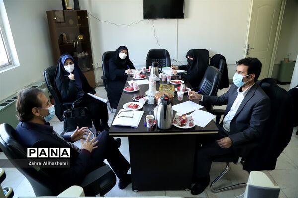 نشست اعضای دبیرخانه کشوری گروه آموزشی مشاوران