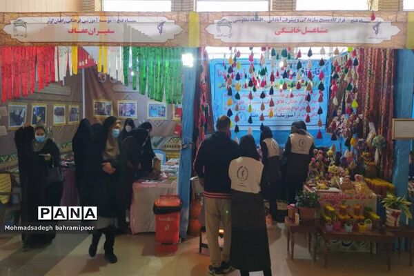 نمایشگاه دستاوردهای هنرمندان بسیجی کهگیلویه و بویراحمد