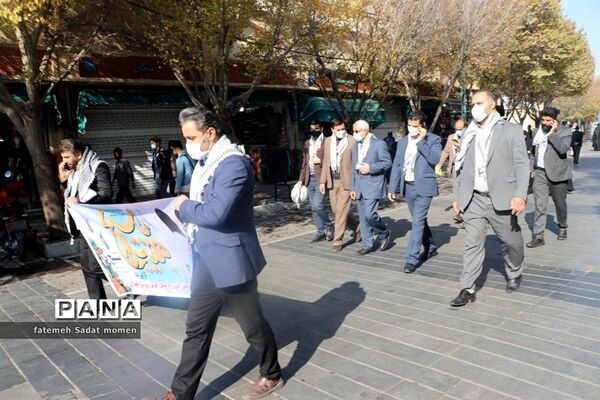 راهپیمایی و غبارروبی مزار شهدای مدفون درحرم حضرت عبدالعظیم حسنی (ع)