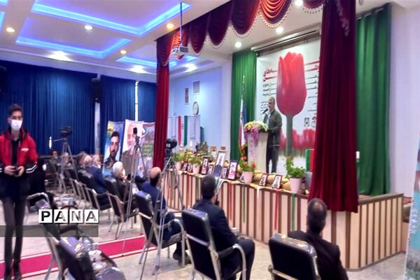 برگزاری افتتاحیه یادواره لاله‌های روشن در استان اصفهان
