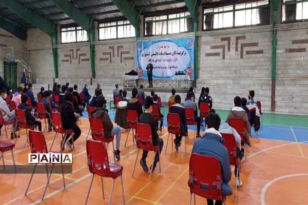 تجلیل از برگزیدگان پسر مسابقات فرهنگی و هنری و قرآن سال تحصیلی ۱۴۰۰_۹۹ در منطقه19