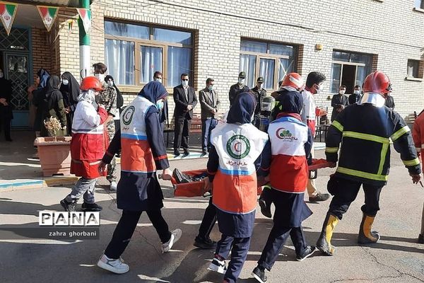 برگزاری مراسم مانور زلزله در شهرستان دماوند