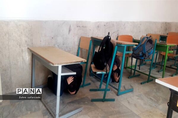 برگزاری مانورسراسری زلزله درمدارس رودهن