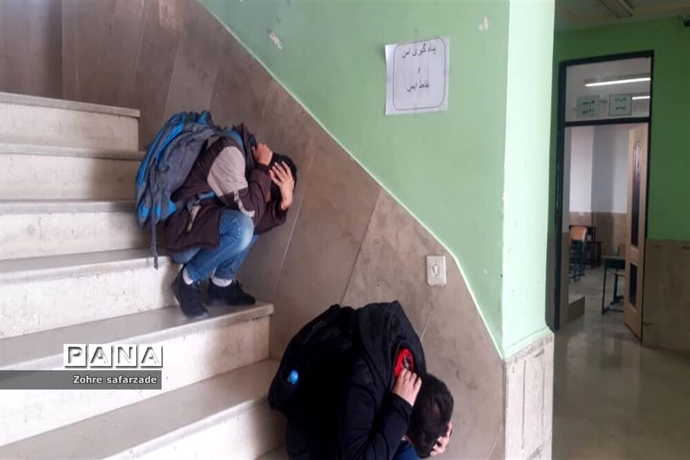 برگزاری مانورسراسری زلزله درمدارس رودهن