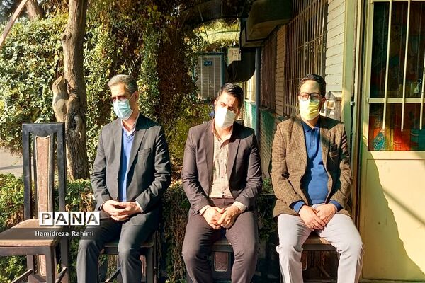 برگزاری مانور زلزله و اقدامات ایمنی در دبیرستان امام خمینی (ره) منطقه ۱۵