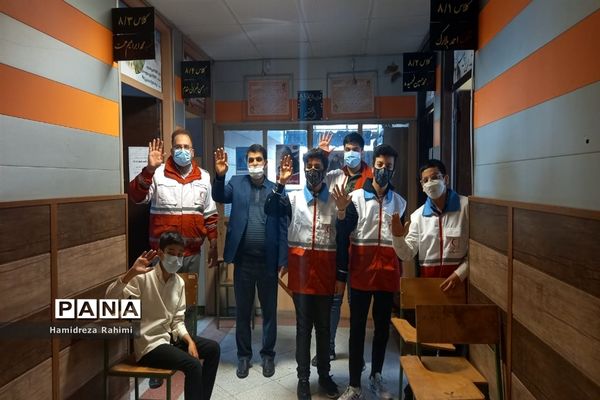 برگزاری مانور زلزله و اقدامات ایمنی در دبیرستان امام خمینی (ره) منطقه ۱۵