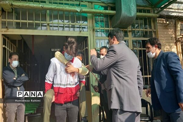 برگزاری مانور زلزله و اقدامات ایمنی در دبیرستان امام خمینی (ره) منطقه ۱۵