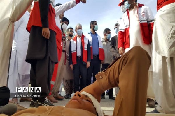 مانور سراسری زلزله در هنرستان خاتم الانبیا ایرانشهر