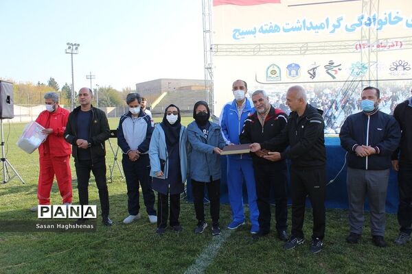 همایش بزرگ پیاده‌روی خانوادگی در شهرستان اسلامشهر