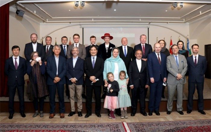 نمایشگاه آثار نقاش اسلواک در گالری دیپلماتیک اکو