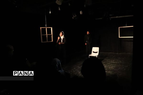 اجرای تئاتر «اندیشه‌های ابری دلتنگ»