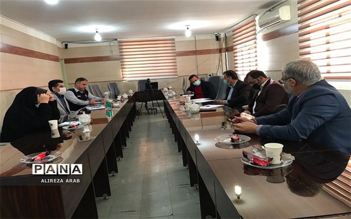 نشست هماهنگی ستاد بیست و سومین مانور سراسری زلزله در ورامین