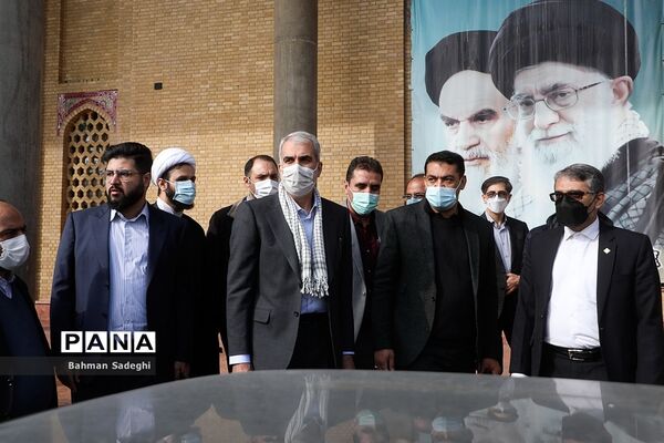 تجدید میثاق  وزیر آموزش و پرورش با امام راحل و شهدای هفتم تیر