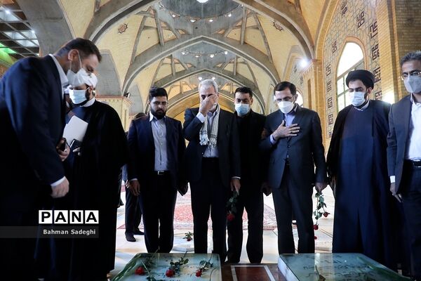 تجدید میثاق  وزیر آموزش و پرورش با امام راحل و شهدای هفتم تیر