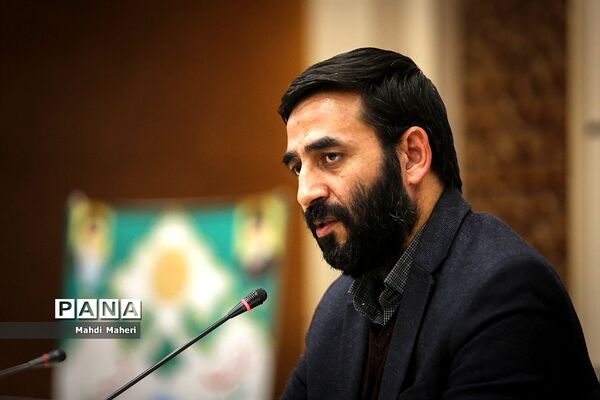 رونمایی از تولیدات فرهنگی و نوشت افزار ایرانی اسلامی آراز و آیناز