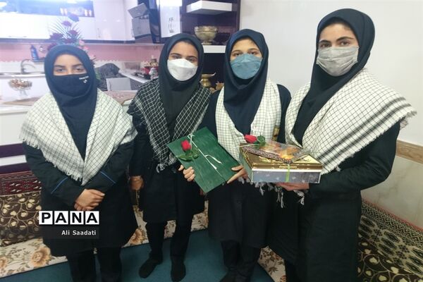 تجدید میثاق فرهنگیان و دانش‌آموزان  کلات با خانواده شهدای شهرستان