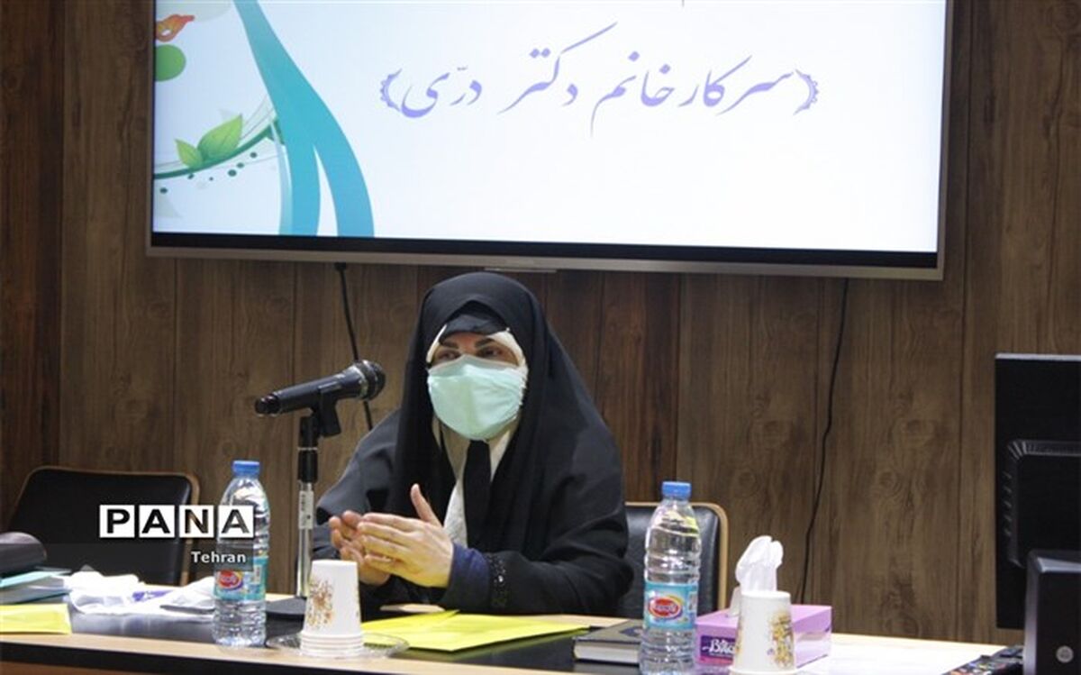 باید نقش معلمان از انتقال‌دهنده اطلاعات به تسهیل‌کننده یادگیری ارتقاء یابد