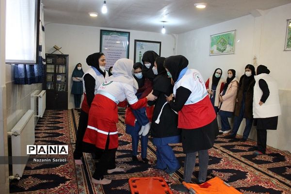 مانورآمادگی مقابله با زلزله درشهرستان اسلامشهر