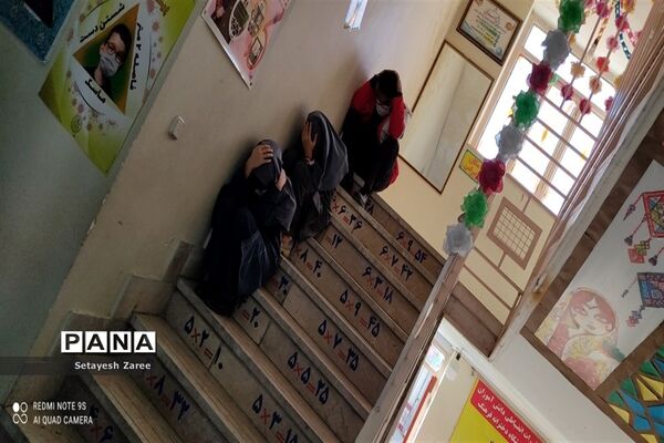 مانور زلزله در دبستان فرهنگ کاشمر