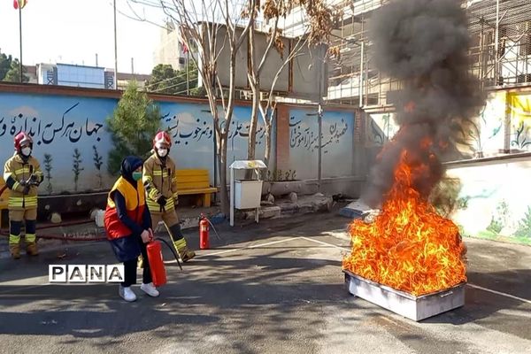 برگزاری مانور سراسری زلزله و ایمنی در البرز