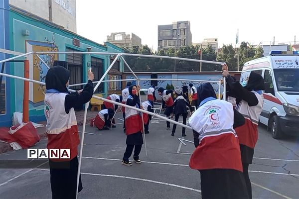 برگزاری مانور سراسری زلزله و ایمنی در البرز