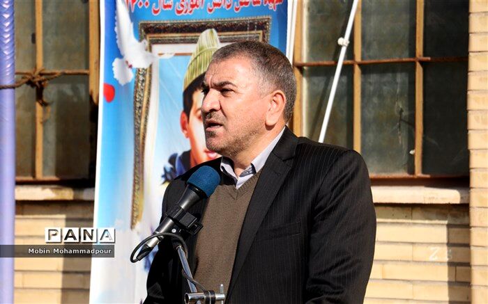 بعد از خانواده مدرسه مهمترین نقش را در سلامت نوجوانان و دانش‌آموزان دارد