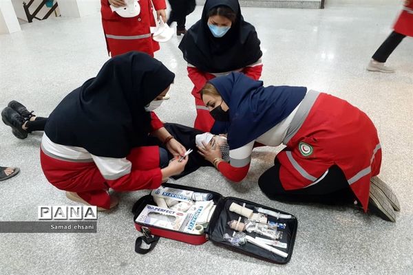 مانور سراسری زلزله در مدرسه دخترانه مصلی نژاد شهر یاسوج