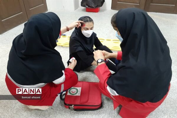 مانور سراسری زلزله در مدرسه دخترانه مصلی نژاد شهر یاسوج