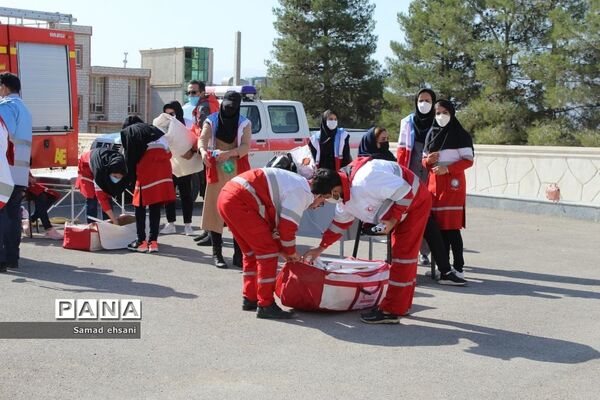 مانور سراسری زلزله در مدرسه دخترانه مصلی نژاد شهر یاسوج