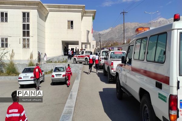 مانور سراسری زلزله در مدرسه دخترانه مصلی نژاد شهر یاسوج