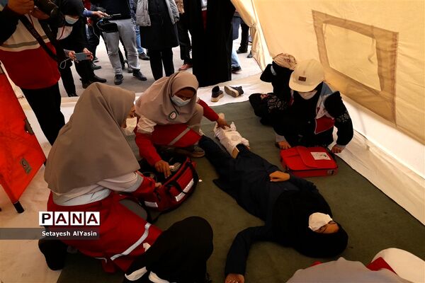 مانور زلزله در مدرسه بدری برهانی
