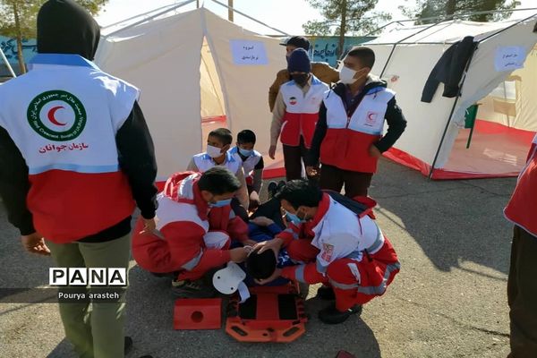 مانور سراسری زلزله در مدرسه مصطفی خمینی شهرستان خوسف