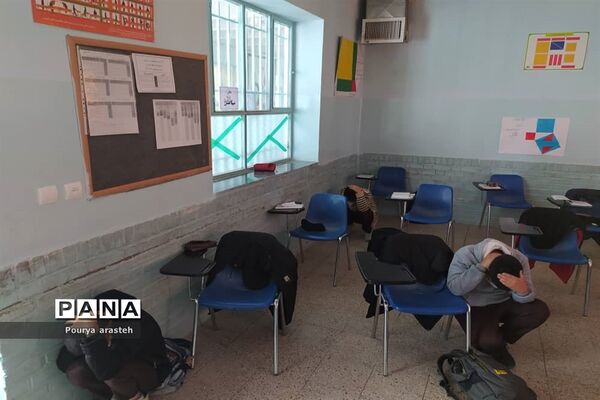 مانور سراسری زلزله در مدرسه مصطفی خمینی شهرستان خوسف