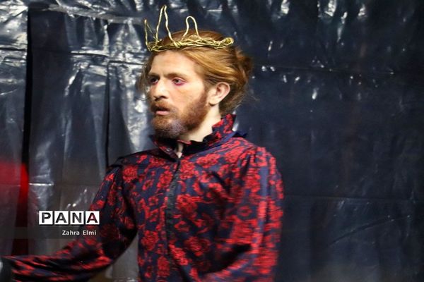 اجرای نمایش هبوط در تبریز