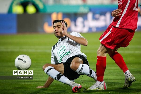 دیدار تیم های پرسپولیس و  نفت مسجدسلیمان
