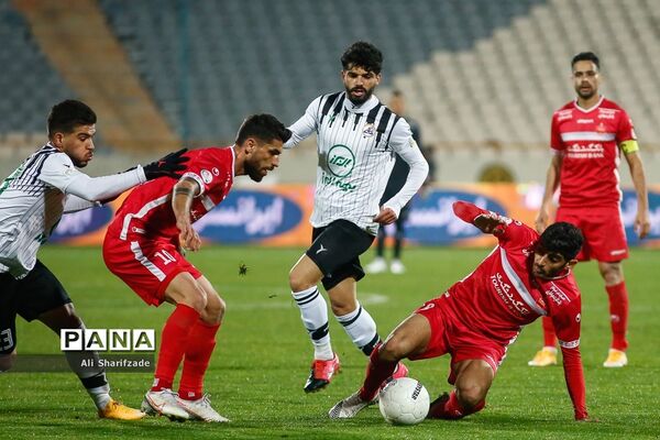 دیدار تیم های پرسپولیس و  نفت مسجدسلیمان