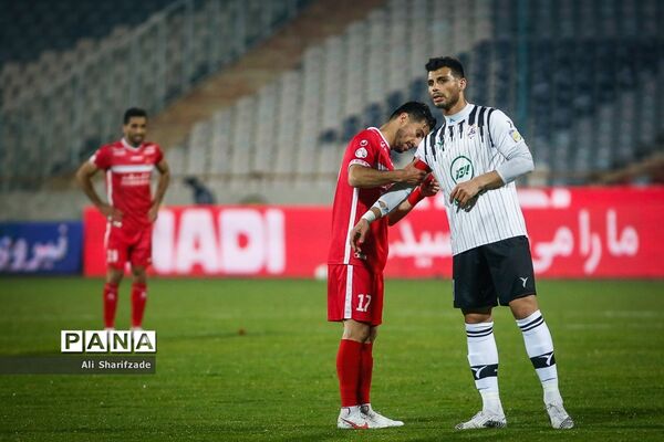 دیدار تیم های پرسپولیس و  نفت مسجدسلیمان