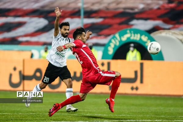 دیدار تیم های پرسپولیس و  نفت مسجدسلیمان