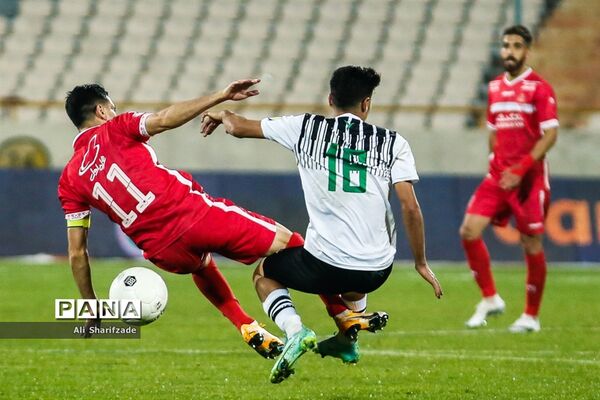 دیدار تیم های پرسپولیس و  نفت مسجدسلیمان