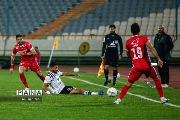 دیدار تیم های پرسپولیس و  نفت مسجدسلیمان
