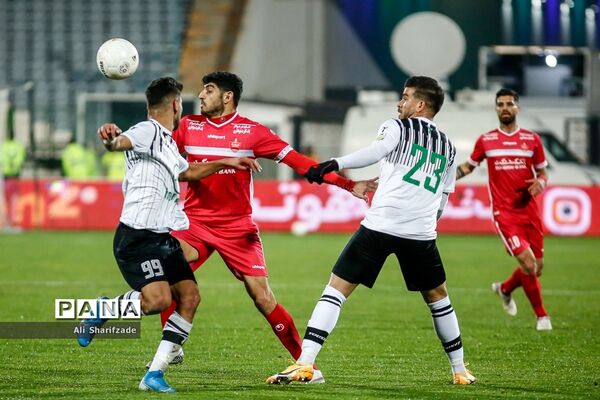 دیدار تیم های پرسپولیس و  نفت مسجدسلیمان