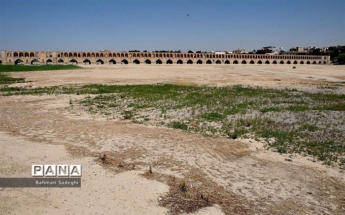 بحران کم‌آبی زاینده‌رود چگونه حل می‌شود؟