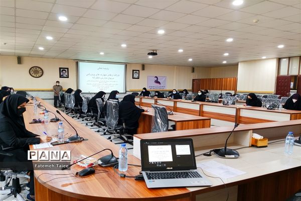 برگزاری کارگاه ارتقای مهارت‌های پرورشی در ناحیه ۲ اهواز