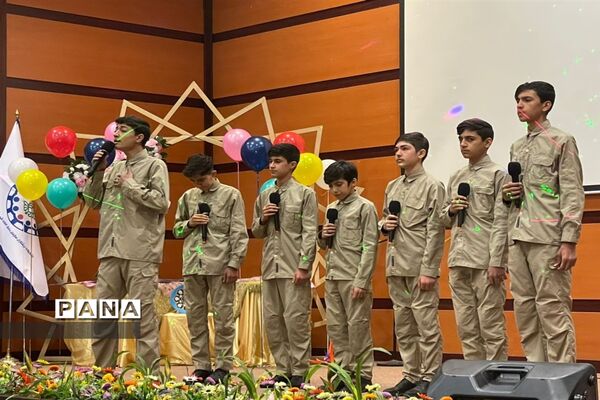 آیین تجلیل از برگزیدگان مسابقات کشوری و استانی در ناحیه دوبهارستان