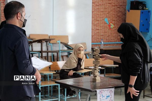 بازدید مدیر سازمان دانش‌آموزی فارس از روند برگزاری المپیاد بازی‌های فکری رویش ناحیه یک شهر شیراز