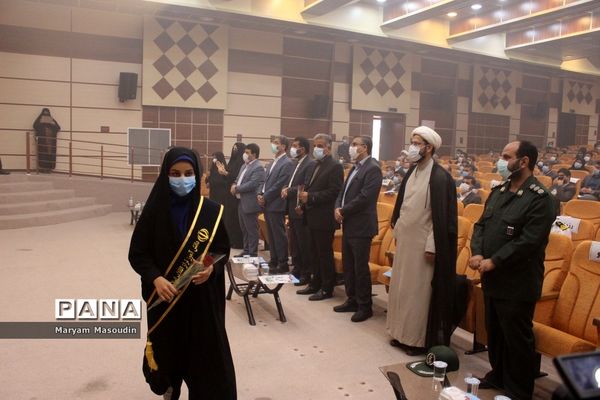تجلیل از دانش‌آموزان تراز انقلاب اسلامی استان بوشهر